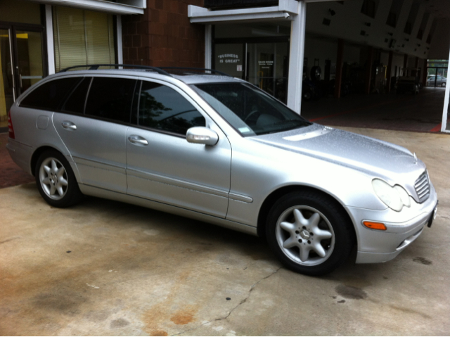 2003 Mercedes-Benz C-Class Wagon 3.2 TL - Extra Sharp