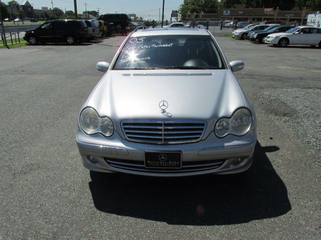 2005 Mercedes-Benz C-Class Wagon 3.2 TL - Extra Sharp