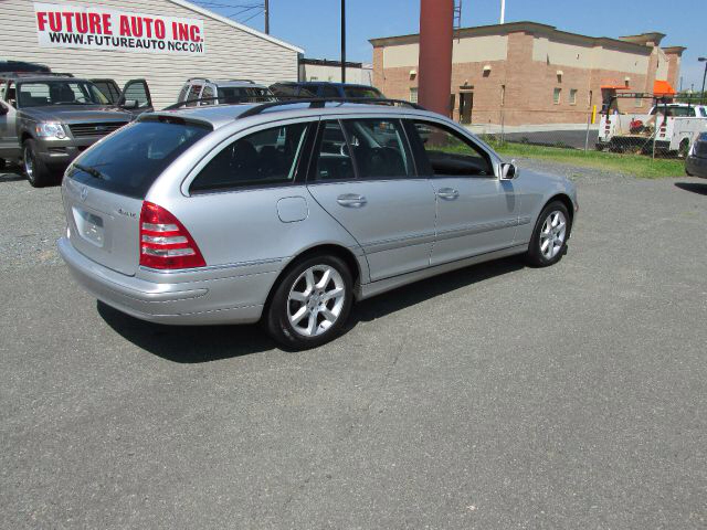 2005 Mercedes-Benz C-Class Wagon 3.2 TL - Extra Sharp