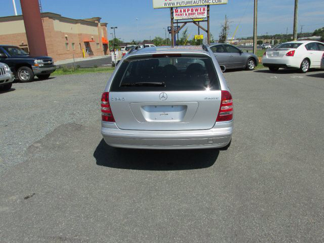 2005 Mercedes-Benz C-Class Wagon 3.2 TL - Extra Sharp