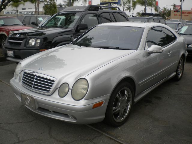 2000 Mercedes-Benz CLK-Class XLE V6