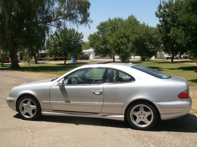 2000 Mercedes-Benz CLK-Class XLE V6