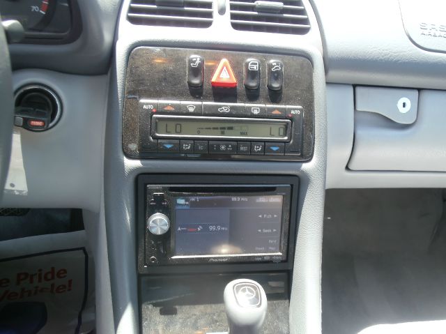 2000 Mercedes-Benz CLK-Class XLE V6