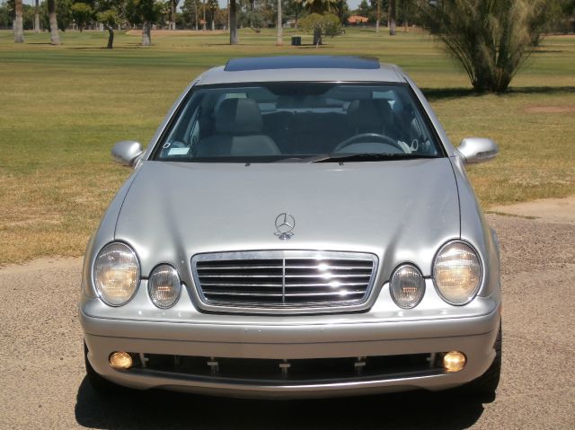 2000 Mercedes-Benz CLK-Class XLE V6