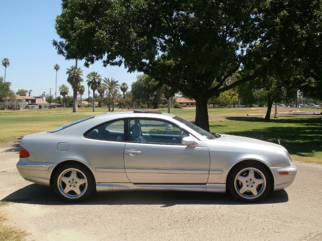 2000 Mercedes-Benz CLK-Class XLE V6