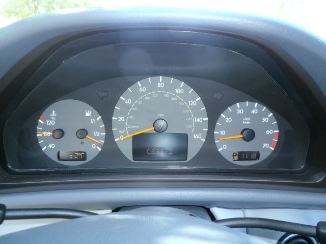 2000 Mercedes-Benz CLK-Class XLE V6