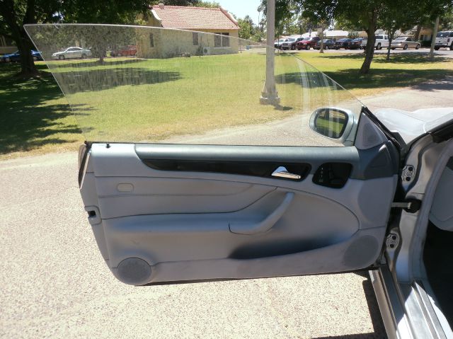 2000 Mercedes-Benz CLK-Class XLE V6