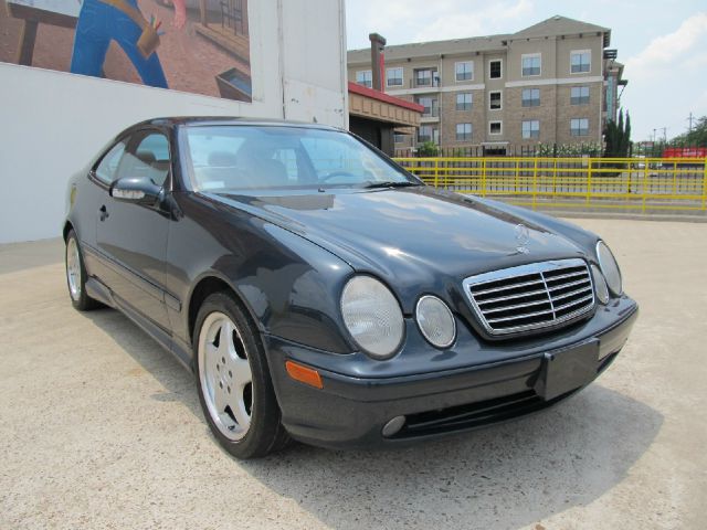 2000 Mercedes-Benz CLK-Class XLE V6