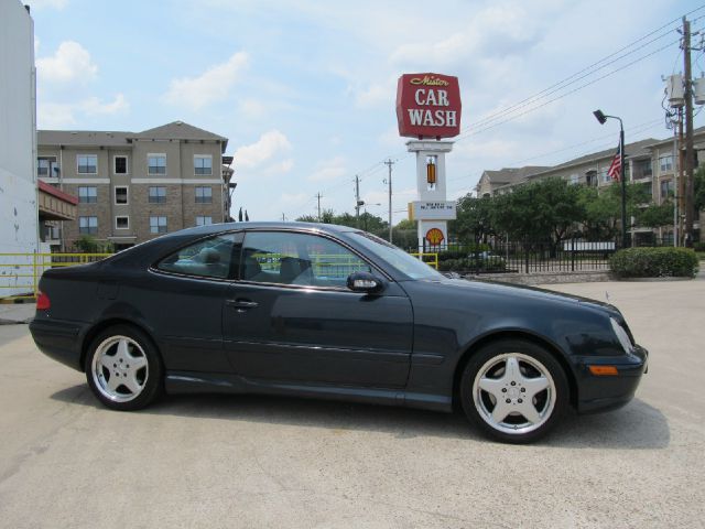 2000 Mercedes-Benz CLK-Class XLE V6