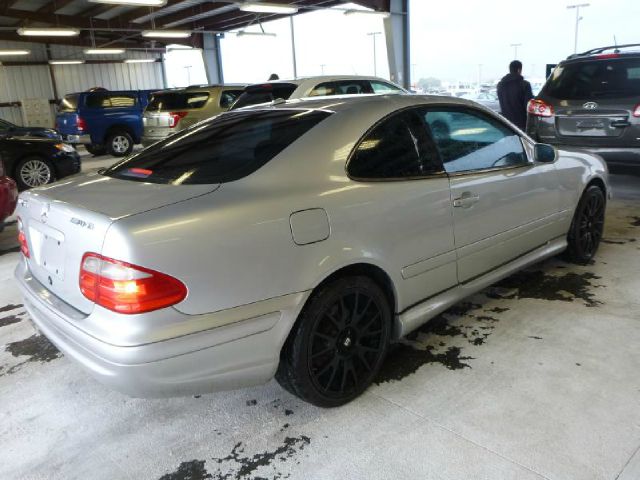 2001 Mercedes-Benz CLK-Class Supercab 145 STX 4WD