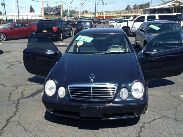 2001 Mercedes-Benz CLK-Class XLE V6