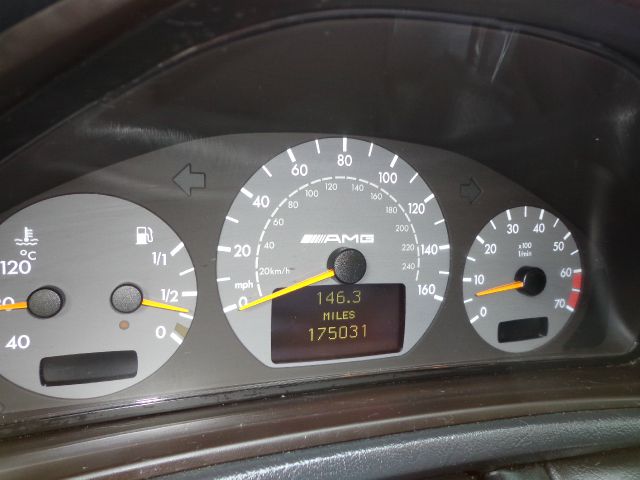 2001 Mercedes-Benz CLK-Class Supercab 145 STX 4WD