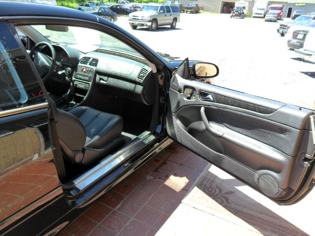 2001 Mercedes-Benz CLK-Class XLE V6