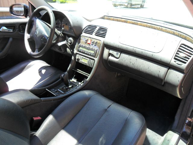 2001 Mercedes-Benz CLK-Class XLE V6