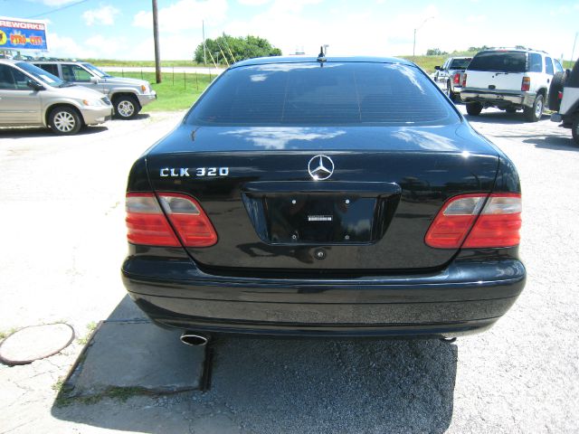 2002 Mercedes-Benz CLK-Class LT 1500 DVD W/monitorflex Fuel 4X4
