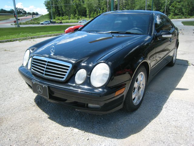2002 Mercedes-Benz CLK-Class LT 1500 DVD W/monitorflex Fuel 4X4