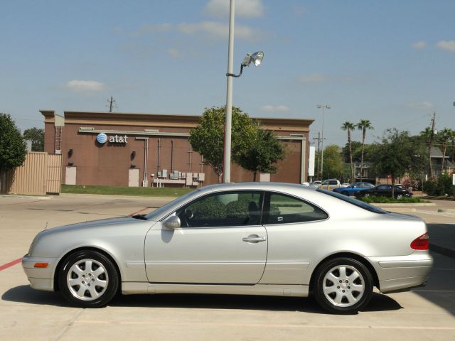 2002 Mercedes-Benz CLK-Class LT 1500 DVD W/monitorflex Fuel 4X4