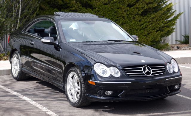 2003 Mercedes-Benz CLK-Class Supercab 145 STX 4WD