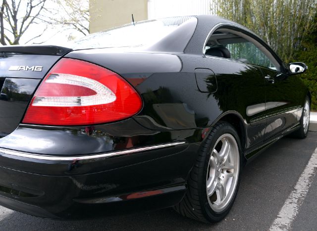 2003 Mercedes-Benz CLK-Class Supercab 145 STX 4WD