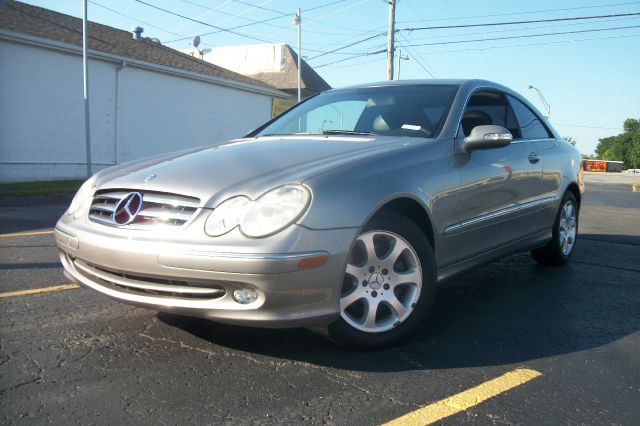 2004 Mercedes-Benz CLK-Class LT 1500 DVD W/monitorflex Fuel 4X4