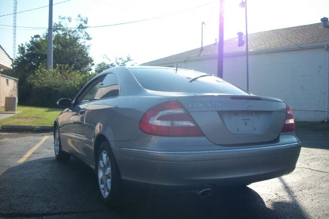 2004 Mercedes-Benz CLK-Class LT 1500 DVD W/monitorflex Fuel 4X4