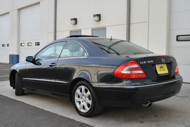 2004 Mercedes-Benz CLK-Class LT 1500 DVD W/monitorflex Fuel 4X4