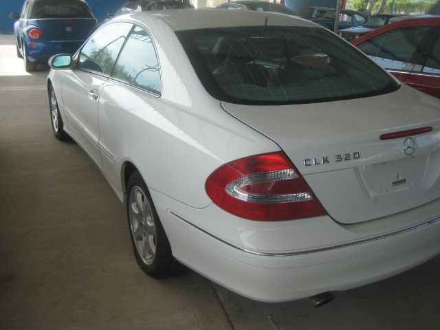 2004 Mercedes-Benz CLK-Class LT 1500 DVD W/monitorflex Fuel 4X4