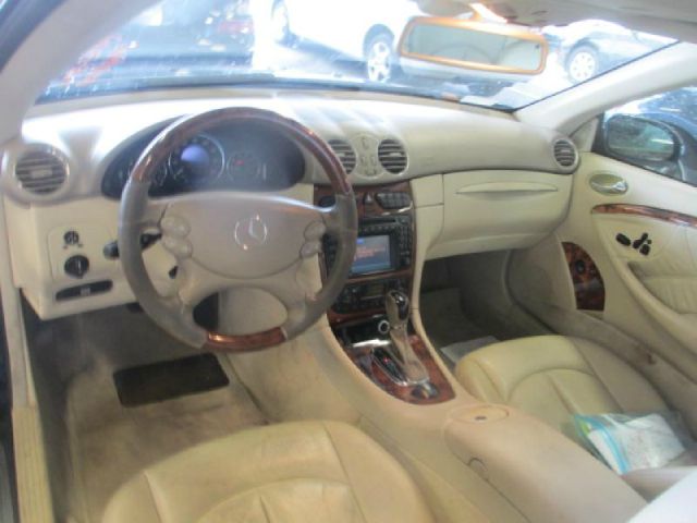 2004 Mercedes-Benz CLK-Class 3.0L Luxury W/moonroofleather