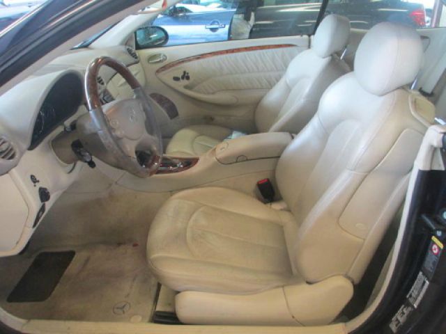 2004 Mercedes-Benz CLK-Class 3.0L Luxury W/moonroofleather