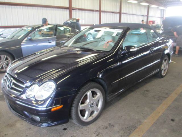 2004 Mercedes-Benz CLK-Class 3.0L Luxury W/moonroofleather