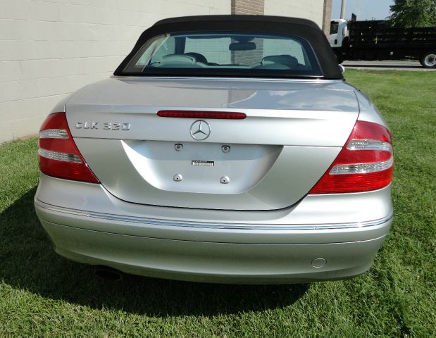 2005 Mercedes-Benz CLK-Class 7-passenger