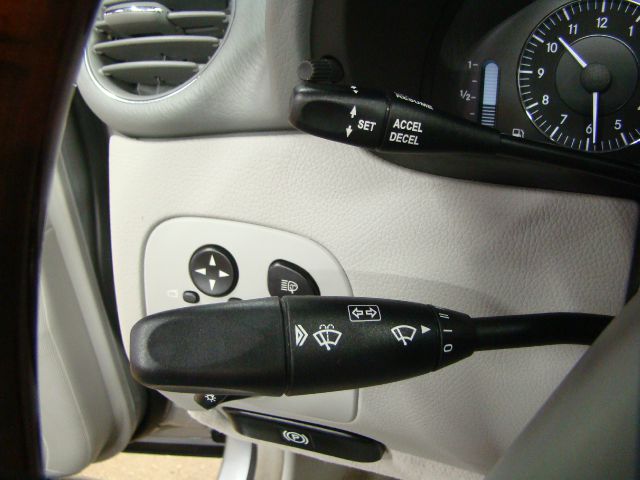 2005 Mercedes-Benz CLK-Class 7-passenger