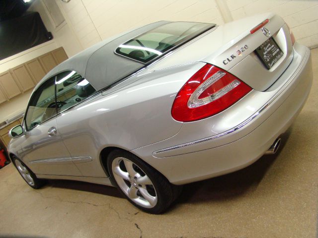 2005 Mercedes-Benz CLK-Class 7-passenger