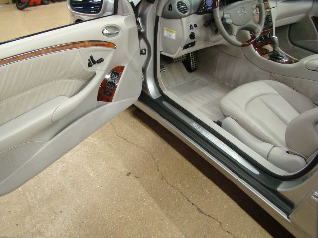 2005 Mercedes-Benz CLK-Class 7-passenger