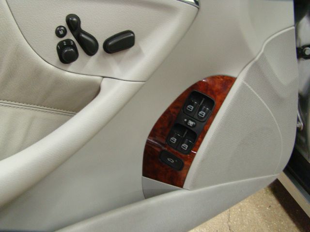 2005 Mercedes-Benz CLK-Class 7-passenger