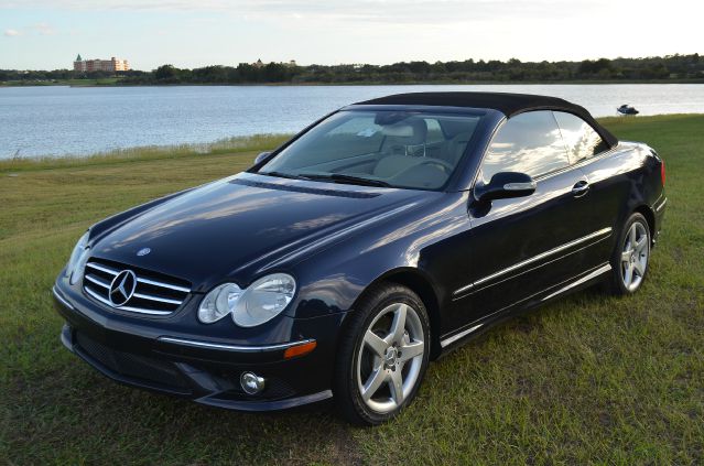 2006 Mercedes-Benz CLK-Class 3.0L Luxury W/moonroofleather