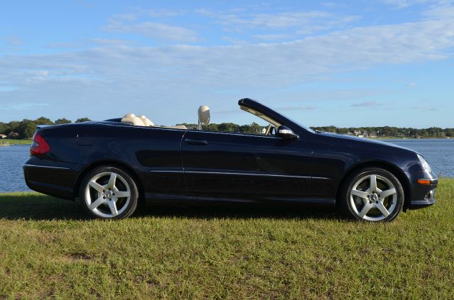 2006 Mercedes-Benz CLK-Class 3.0L Luxury W/moonroofleather