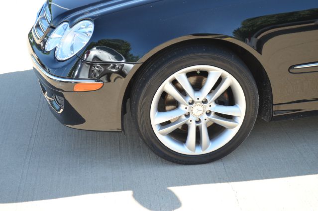 2009 Mercedes-Benz CLK-Class 3906