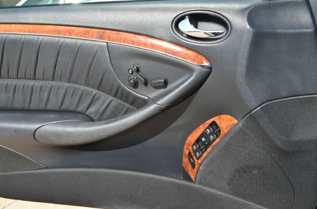 2009 Mercedes-Benz CLK-Class 3906