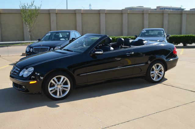 2009 Mercedes-Benz CLK-Class 3906