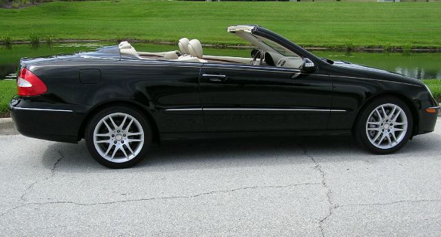 2009 Mercedes-Benz CLK-Class 3906