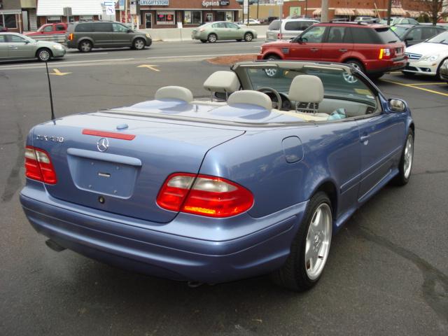 2000 Mercedes-Benz CLK Class XLE V6
