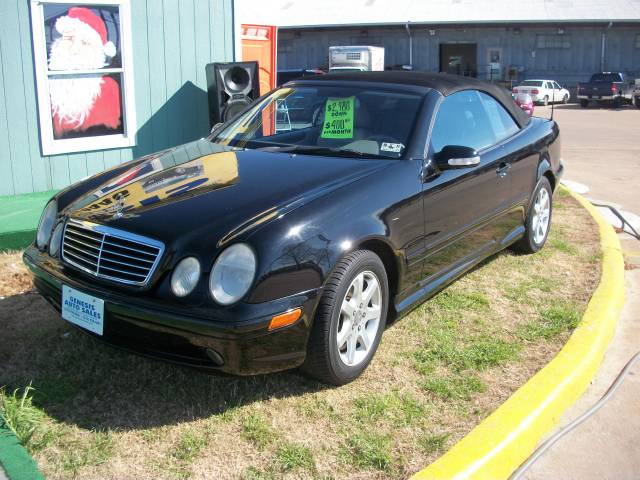 2000 Mercedes-Benz CLK Class XLE V6