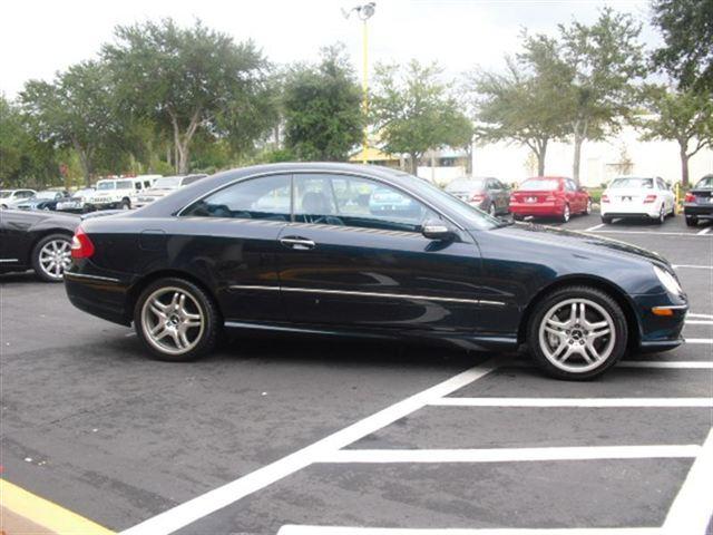 2004 Mercedes-Benz CLK Class 4dr Base 4-cyl 4WD (SE)