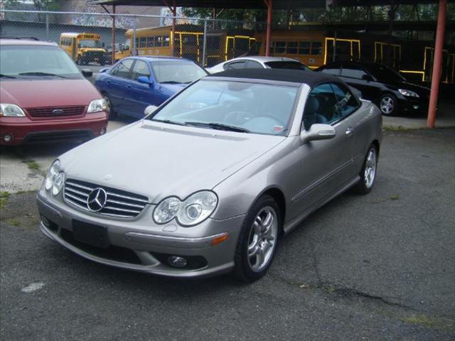 2004 Mercedes-Benz CLK Class 535xi Sport PKG Sedan AWD Sedan