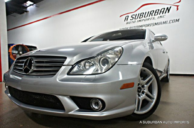 2006 Mercedes-Benz CLS-Class SXT W/ Bed Slide