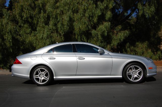 2007 Mercedes-Benz CLS-Class Extended VERY LOW Miles