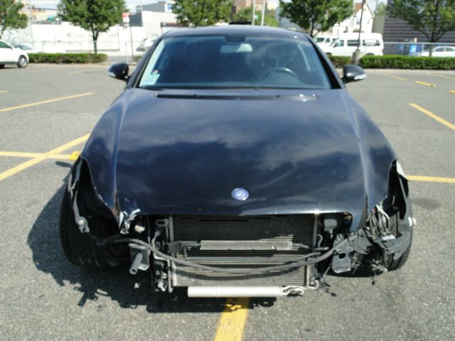 2007 Mercedes-Benz CLS-Class Extended VERY LOW Miles