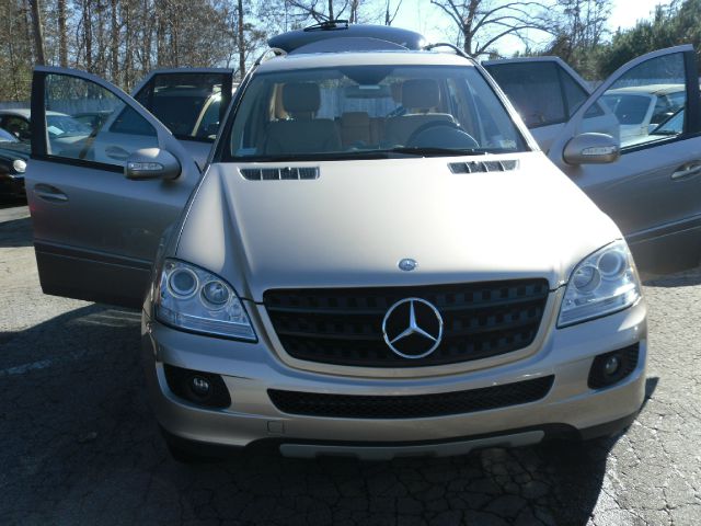 2007 Mercedes-Benz CLS-Class Extended VERY LOW Miles
