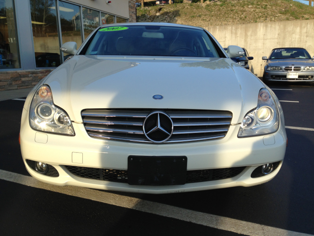 2007 Mercedes-Benz CLS-Class Extended VERY LOW Miles